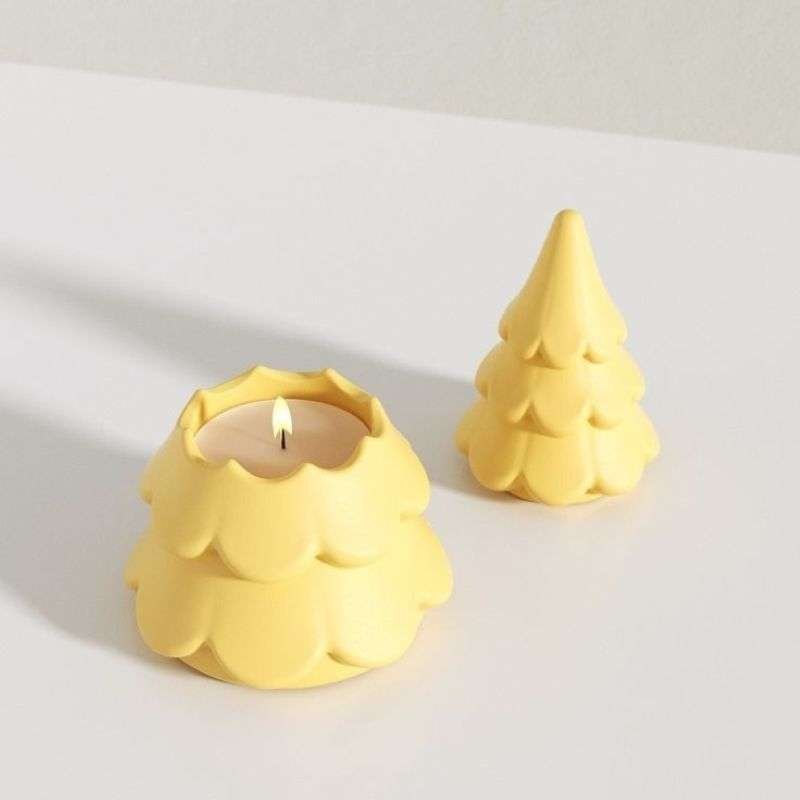 Holiday Christmas tree scented candle with pine fragrance