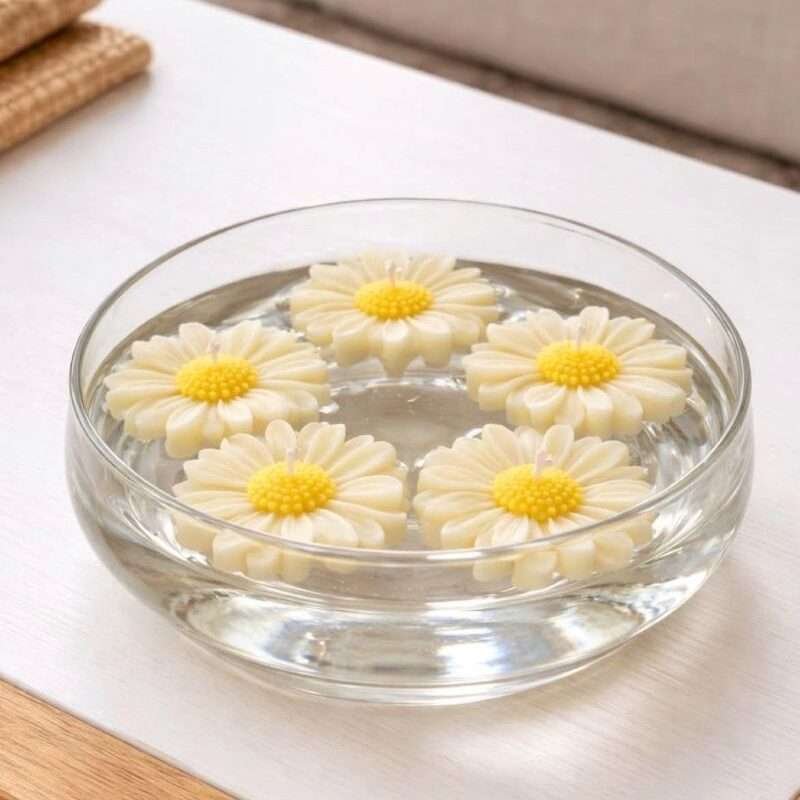 Handcrafted floating candle in water – Pavanea