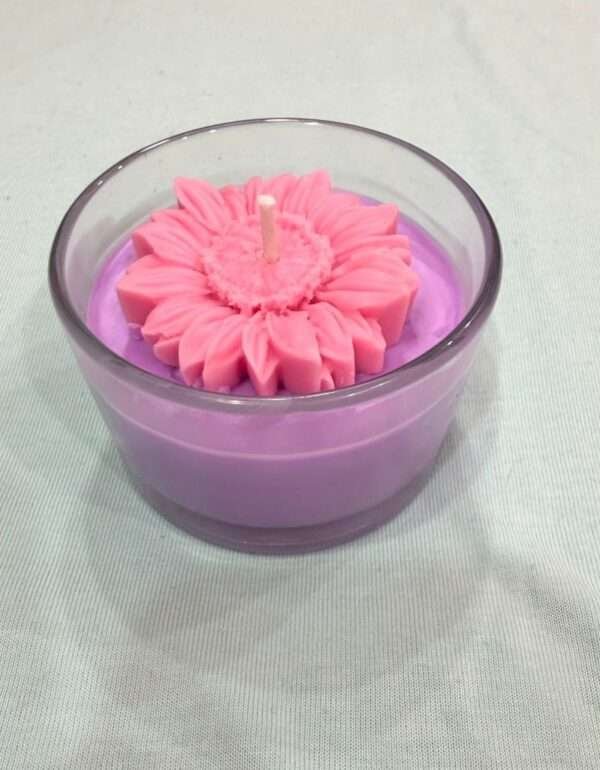 Luxury scented soy jar candle with cotton wick and glass lid
