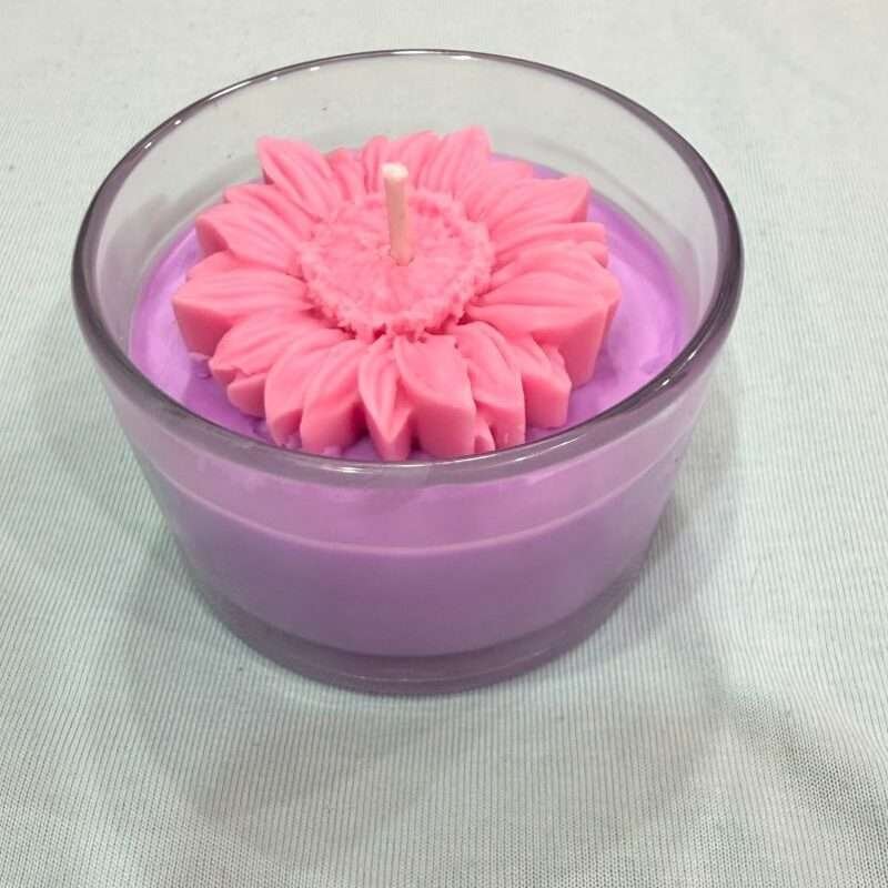 Luxury scented soy jar candle with cotton wick and glass lid